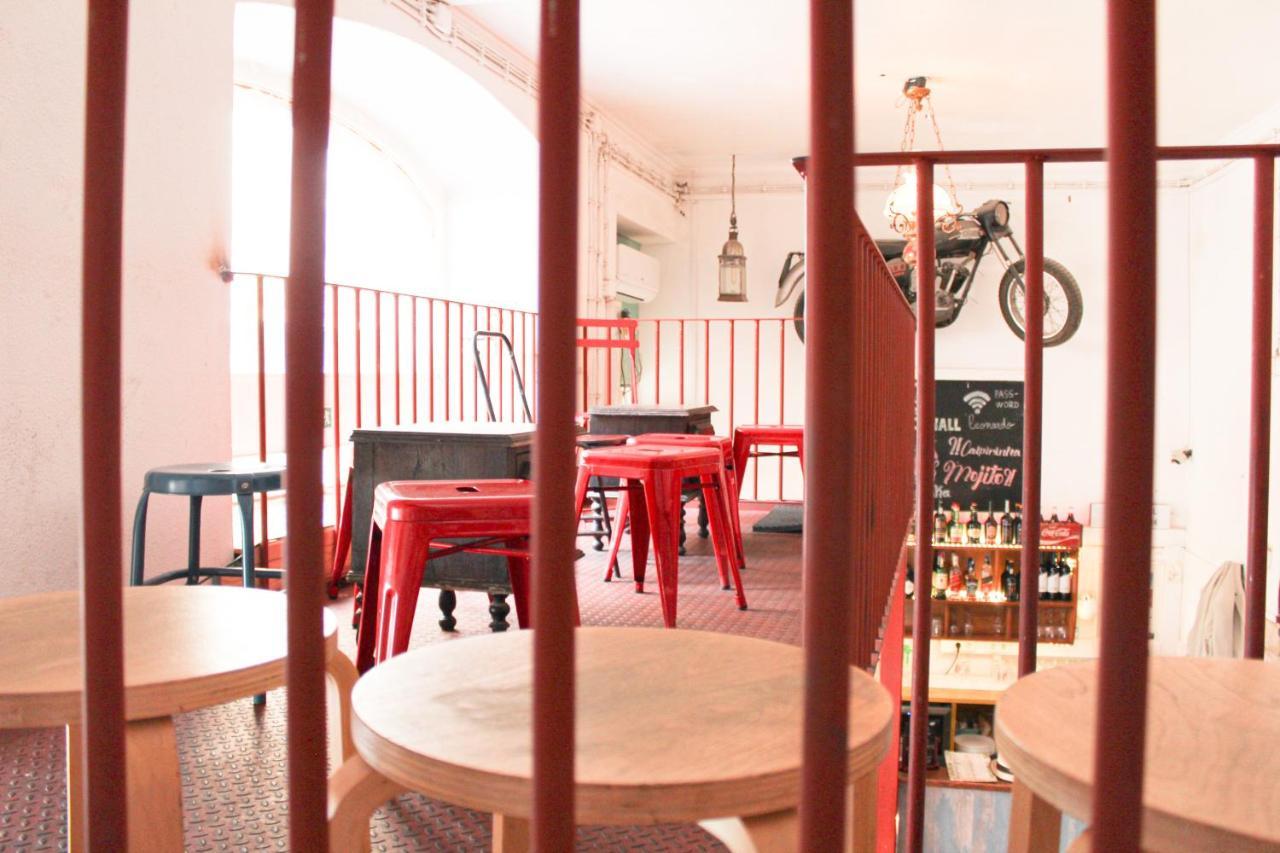 Alface Hall Hostel & Bar Lissabon Buitenkant foto