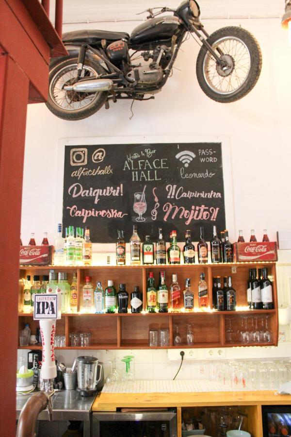 Alface Hall Hostel & Bar Lissabon Buitenkant foto