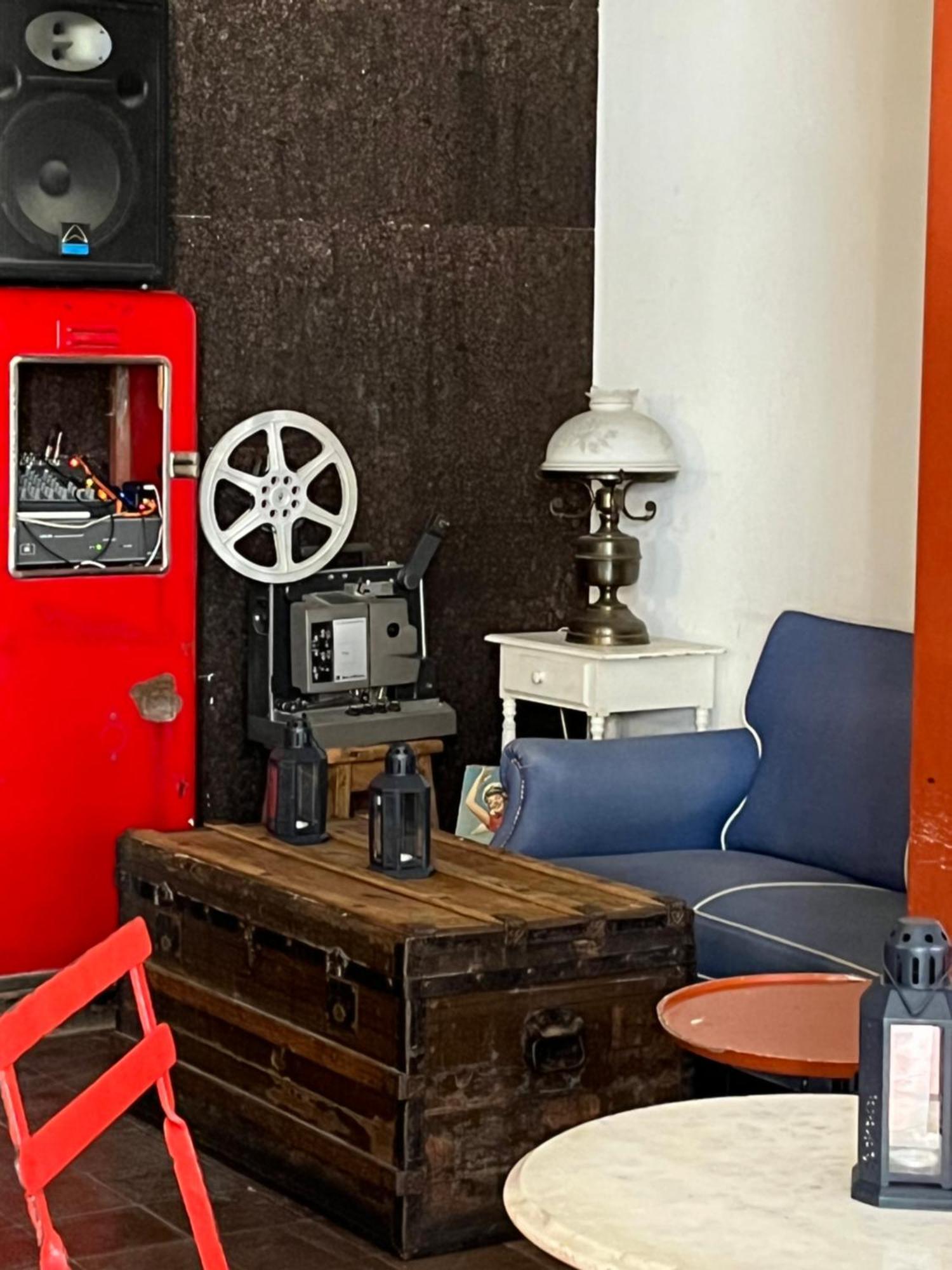 Alface Hall Hostel & Bar Lissabon Buitenkant foto
